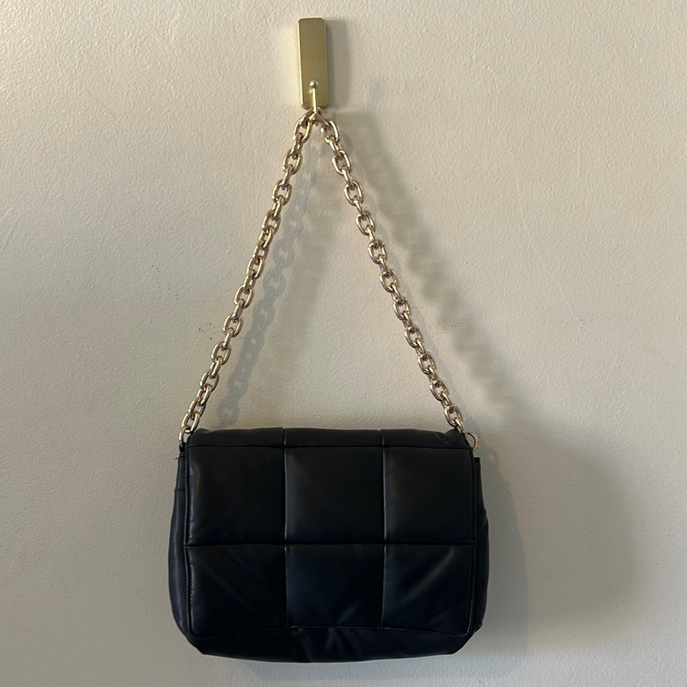 H&M Quilted Chain Bag - Picture 4 of 9